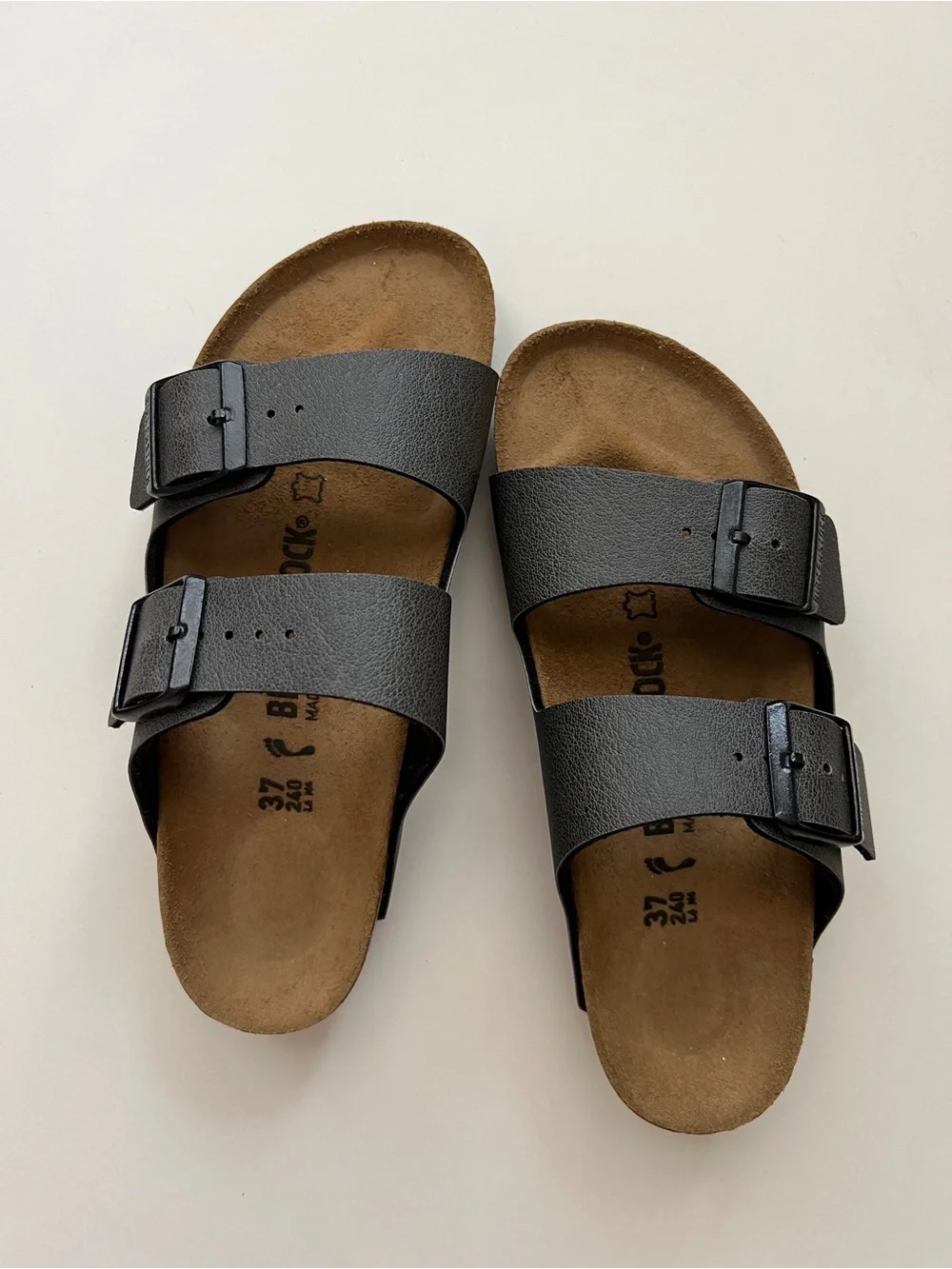 NWOT Birkenstock Arizona Sandals / Women’s size 37